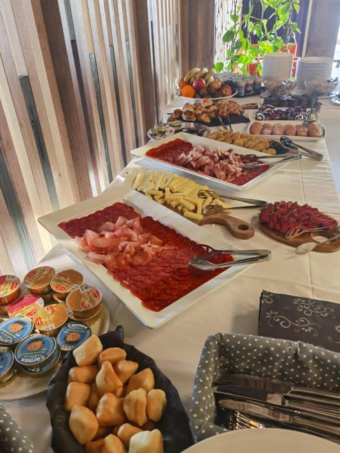 Hotel Forest Pale Dış mekan fotoğraf